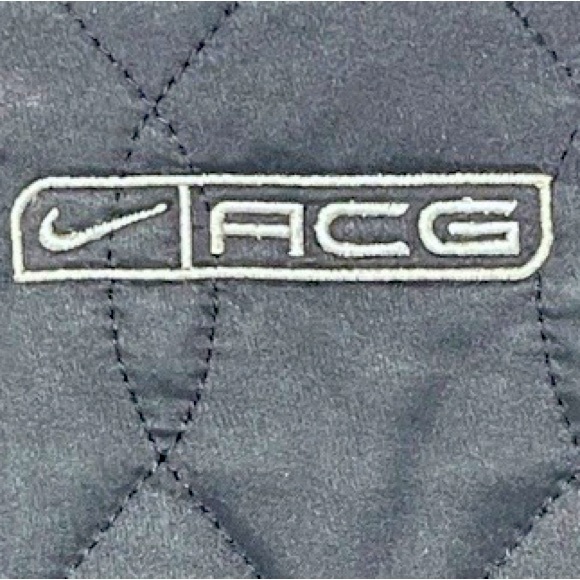 NIKE ACG 3 WomensOuter Layer Quilted Convertible Vest /Jacket size S (4-6) - Picture 13 of 15